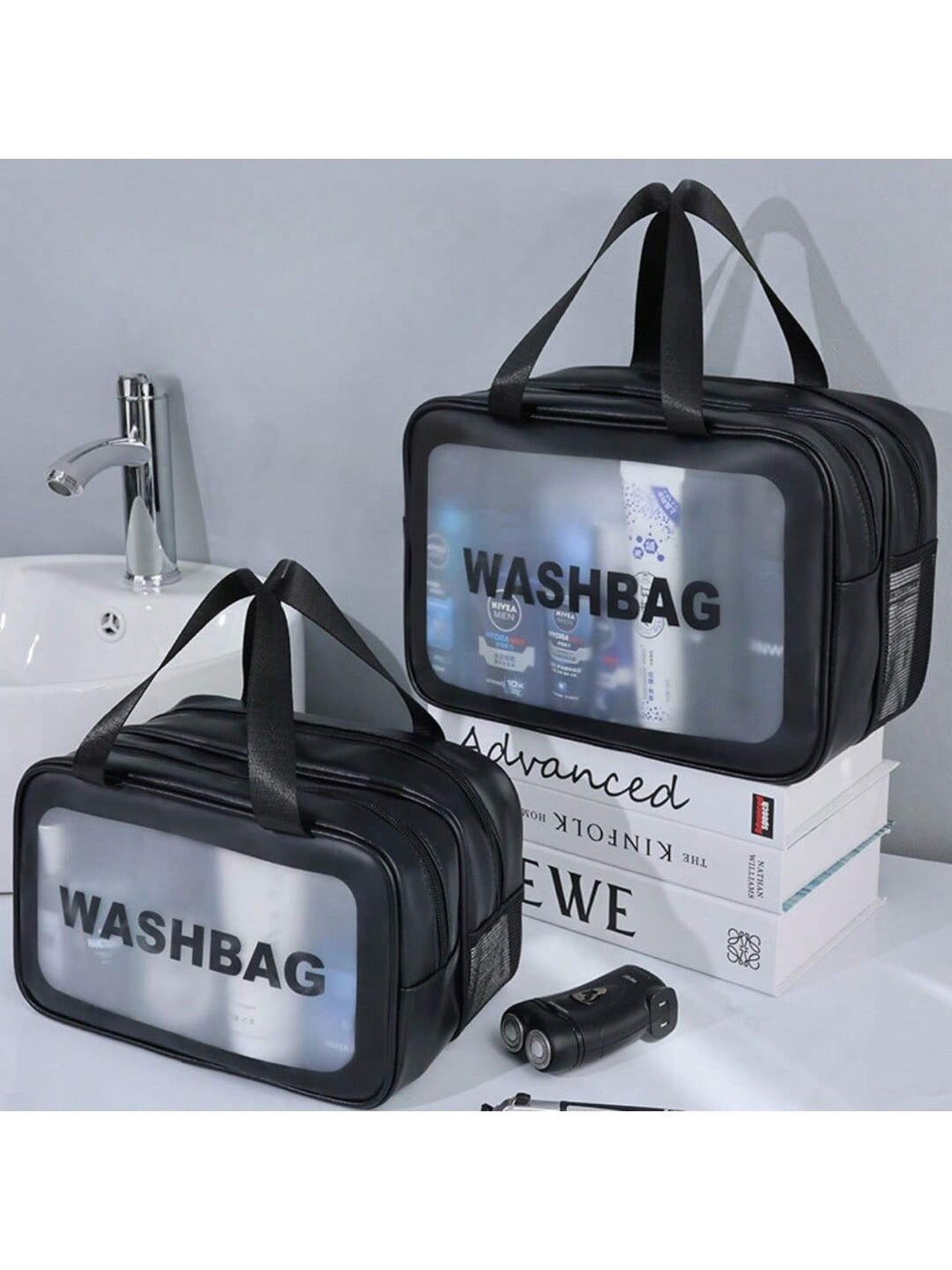 Zwei schwarze CarryNest Washbags als Reiseset
